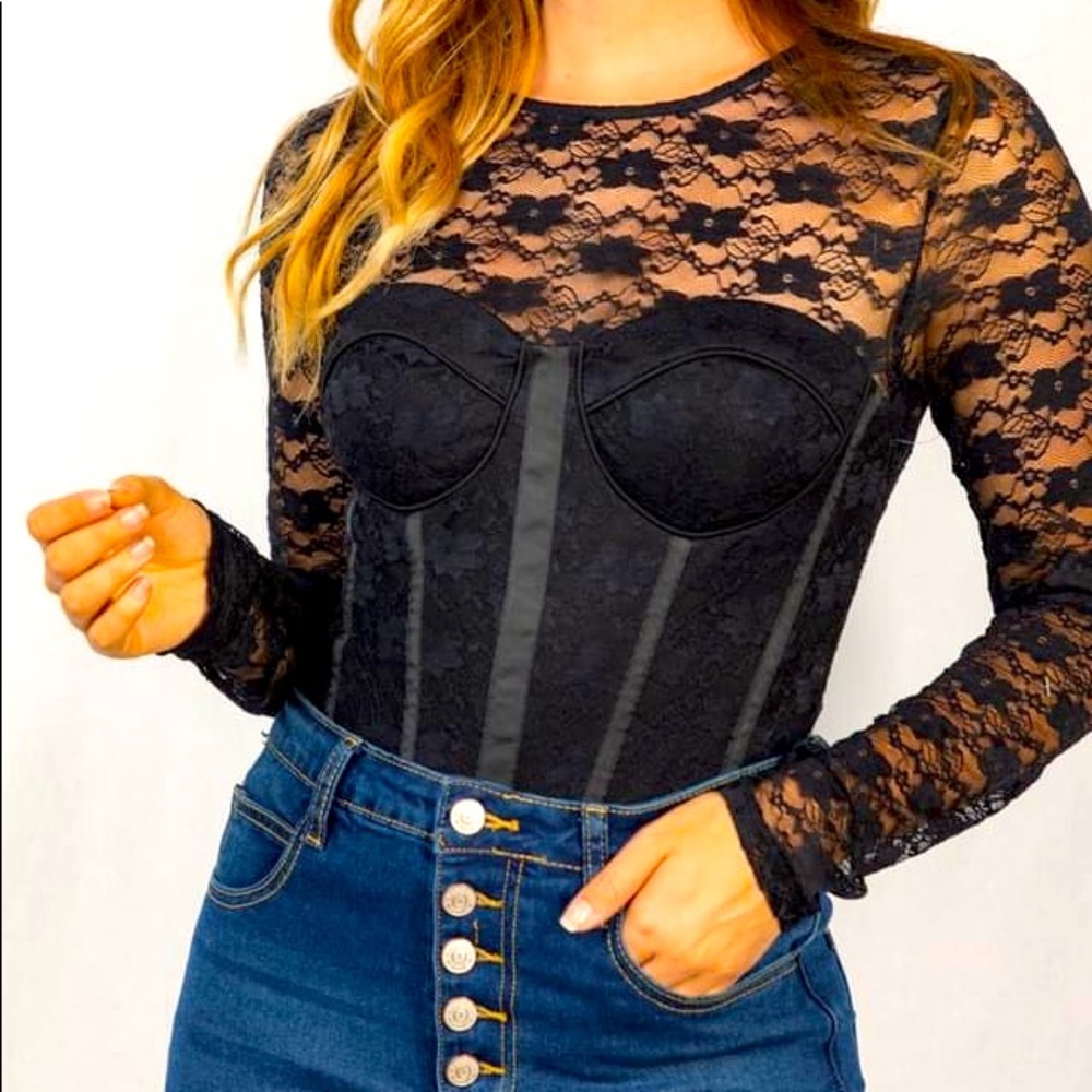 🦄 2X’s Host Pick 🦄 Black Lace Bodysuit